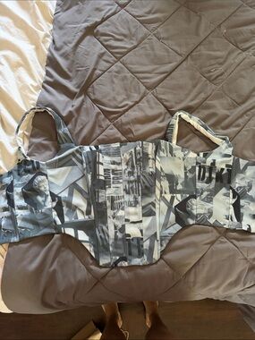 Crop top (Edikted)